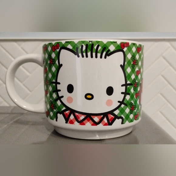 Hello Kitty Green and Red Mug - Picture 2 of 4